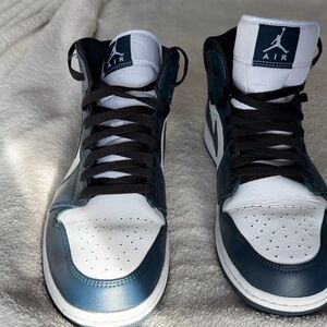 Jordan 1 Mids - Armory Navy